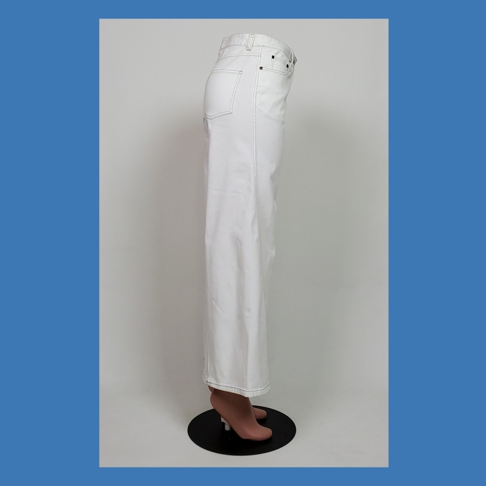 White hi-rise jeans - Picture 3 of 10